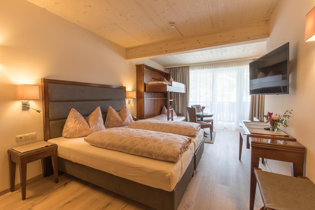 Hotel Niederreiter Maria Alm am Steinernen Meer Exterior photo